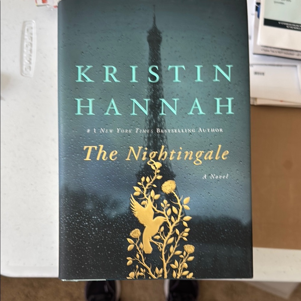 The Nightingale by Kristin Hannah Hardcover
